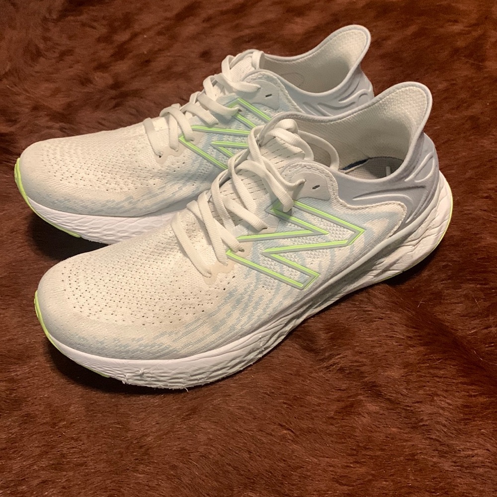 Womens New Balance 1080 v11. Size 10.5.